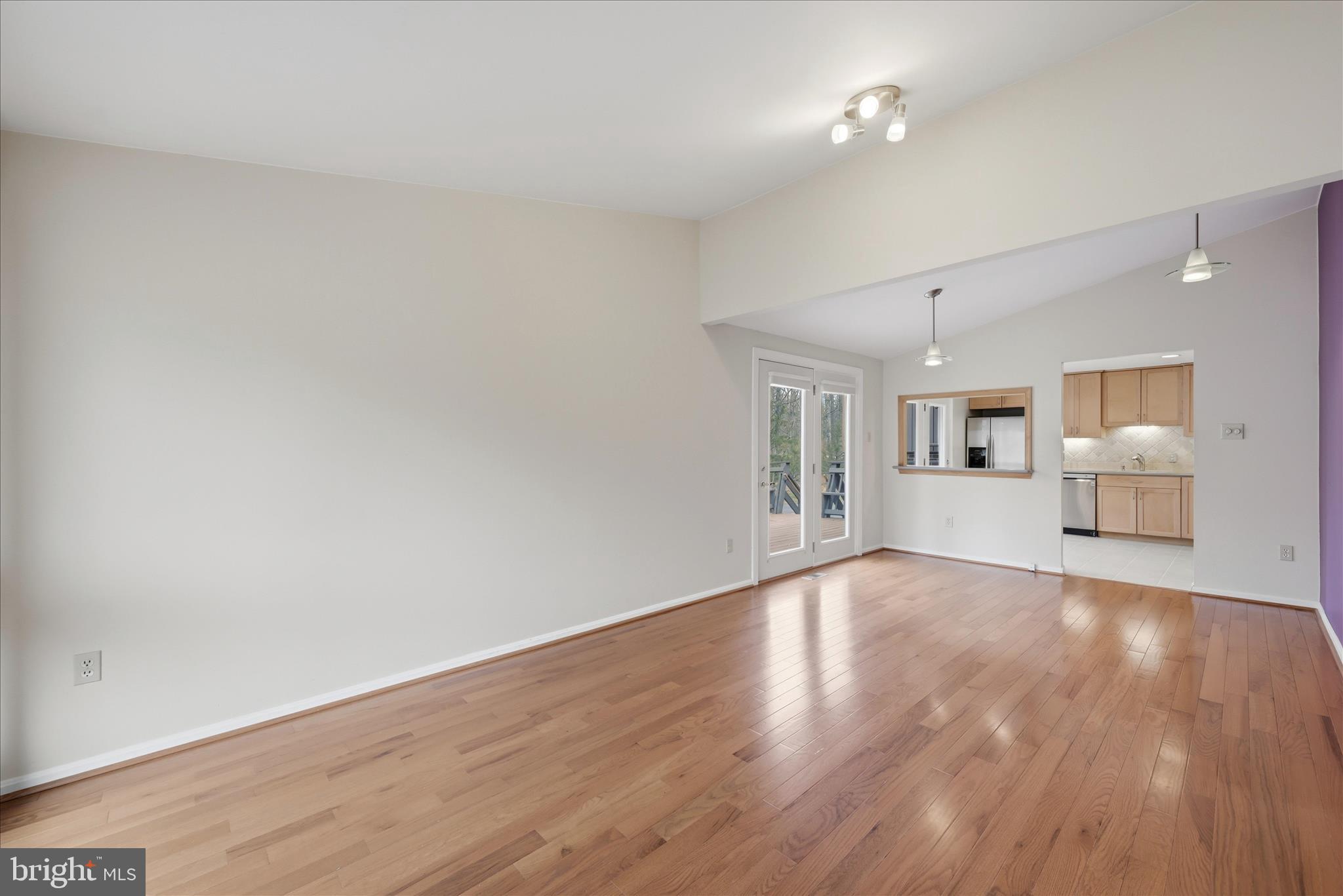 2199 Logmill Road Haymarket, VA 20169 - Photo 23 of 80 Living Room