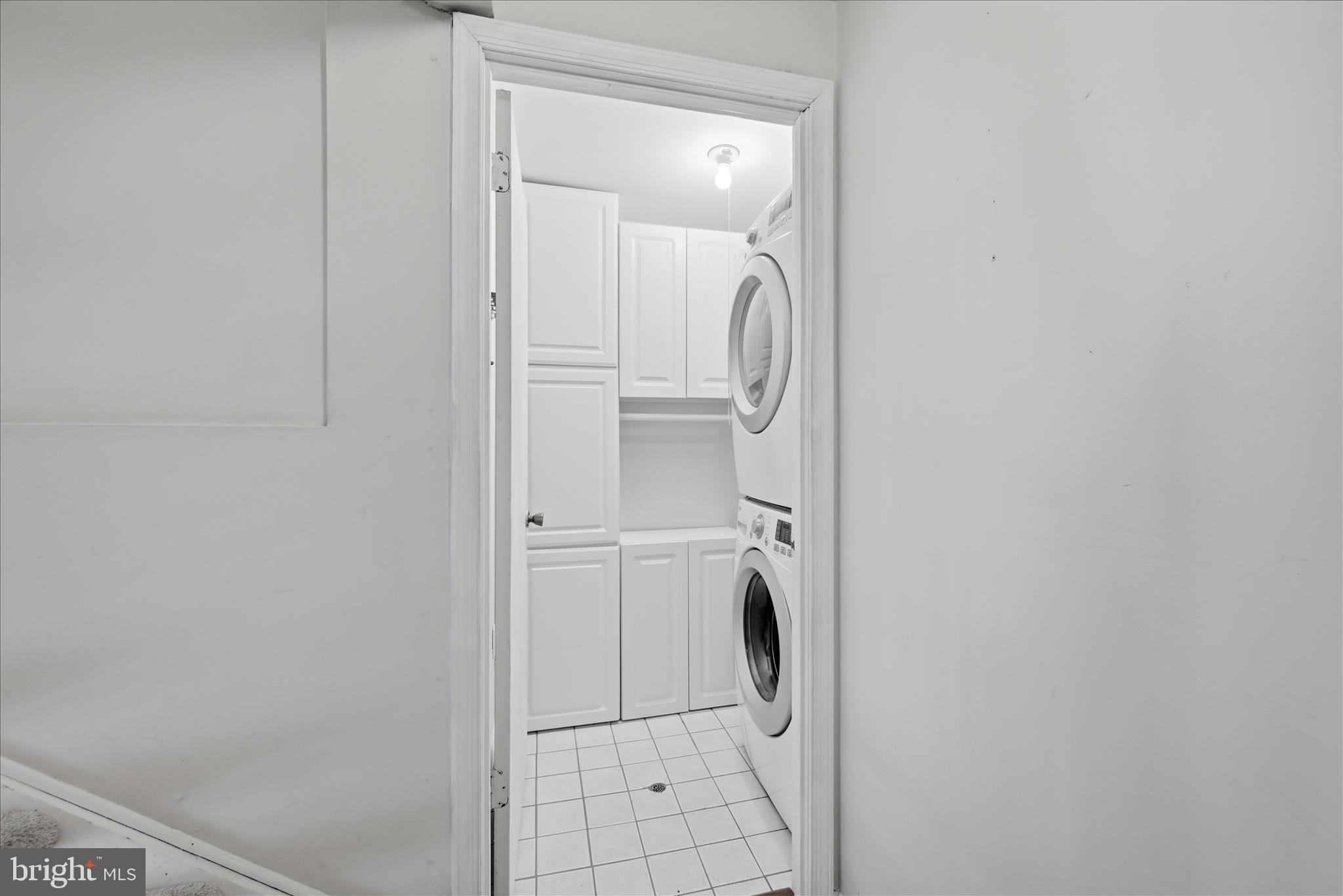 2199 Logmill Road Haymarket, VA 20169 - Photo 26 of 80 Laundry