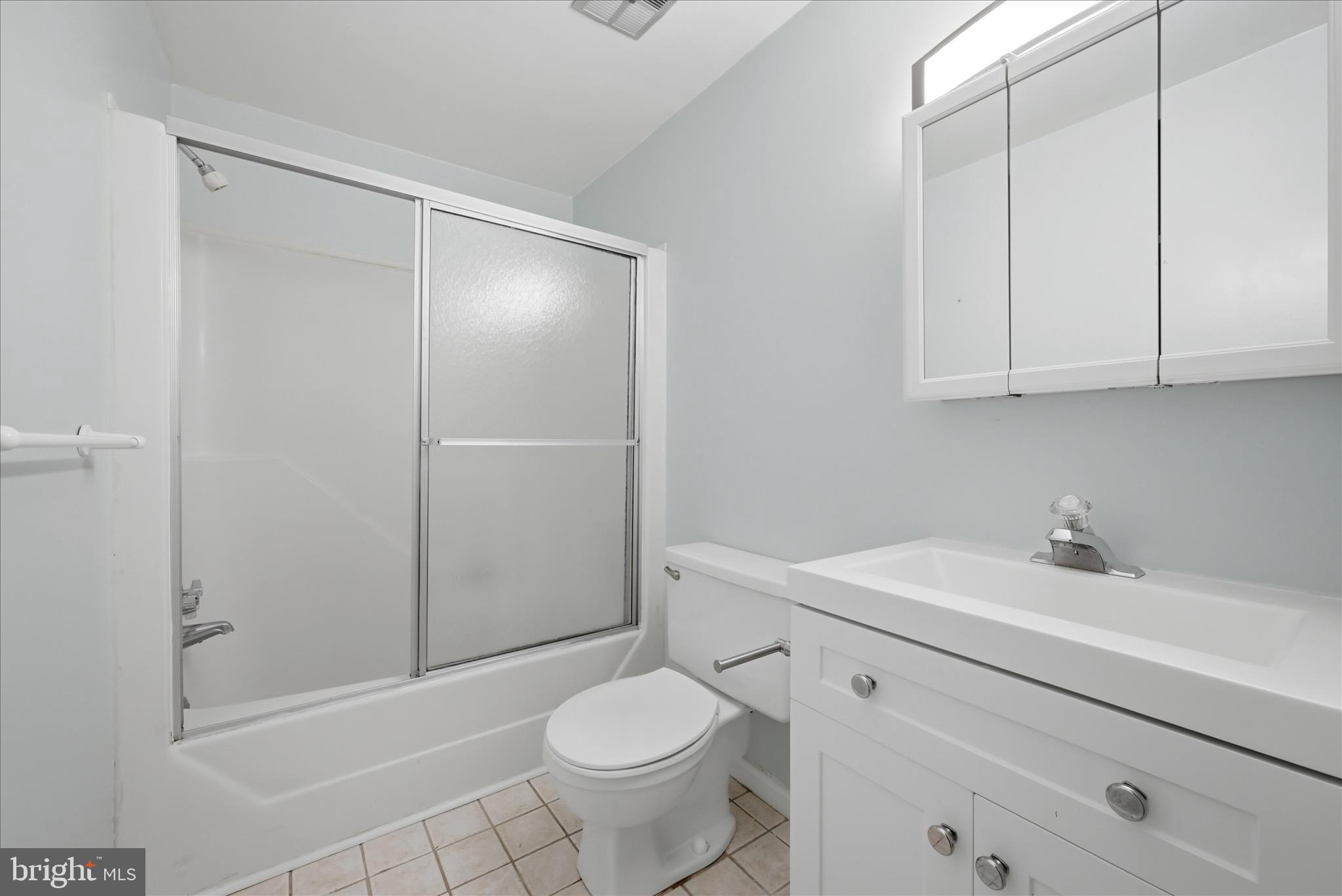 2199 Logmill Road Haymarket, VA 20169 - Photo 28 of 80 Bathroom