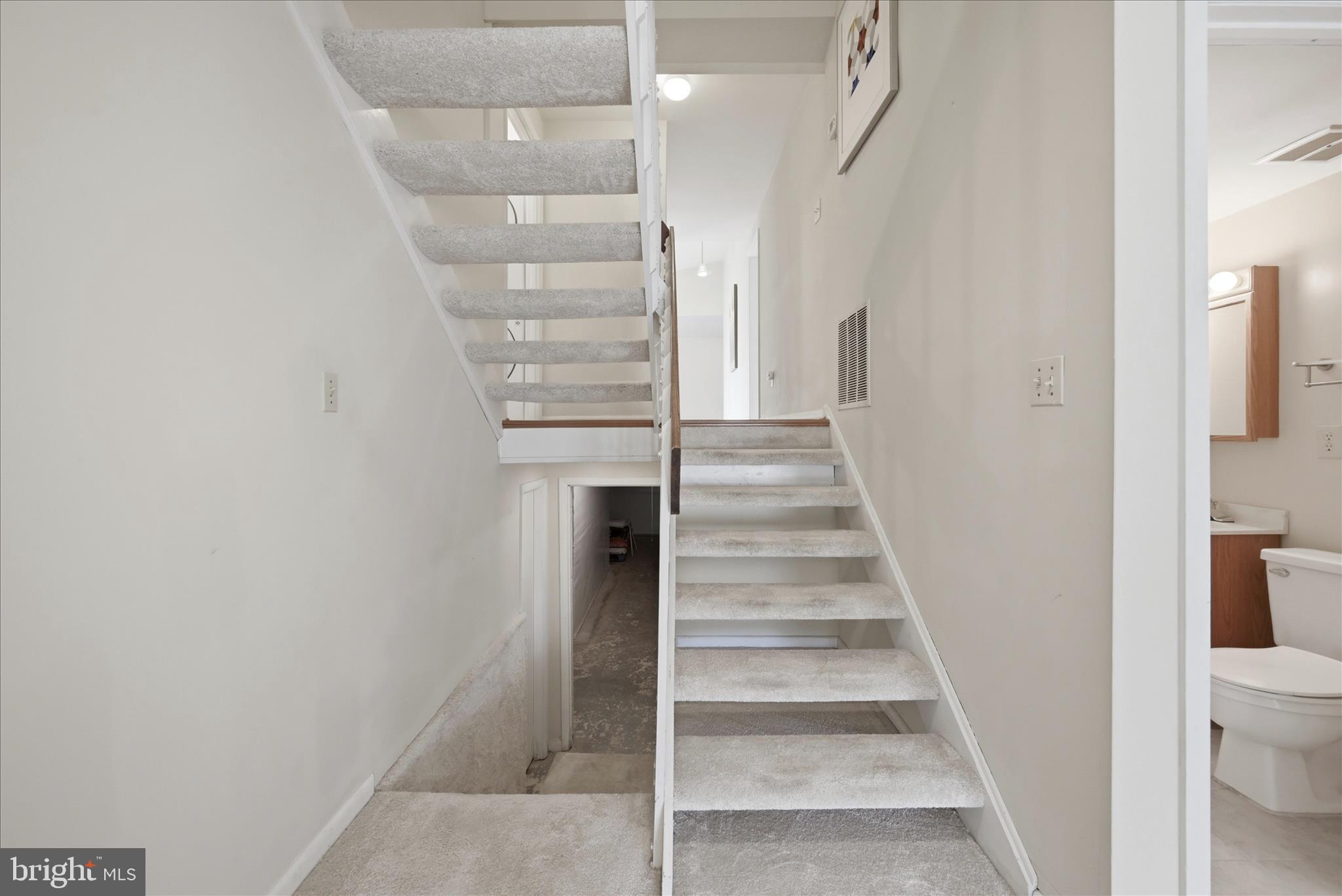 2199 Logmill Road Haymarket, VA 20169 - Photo 42 of 80 Stairs