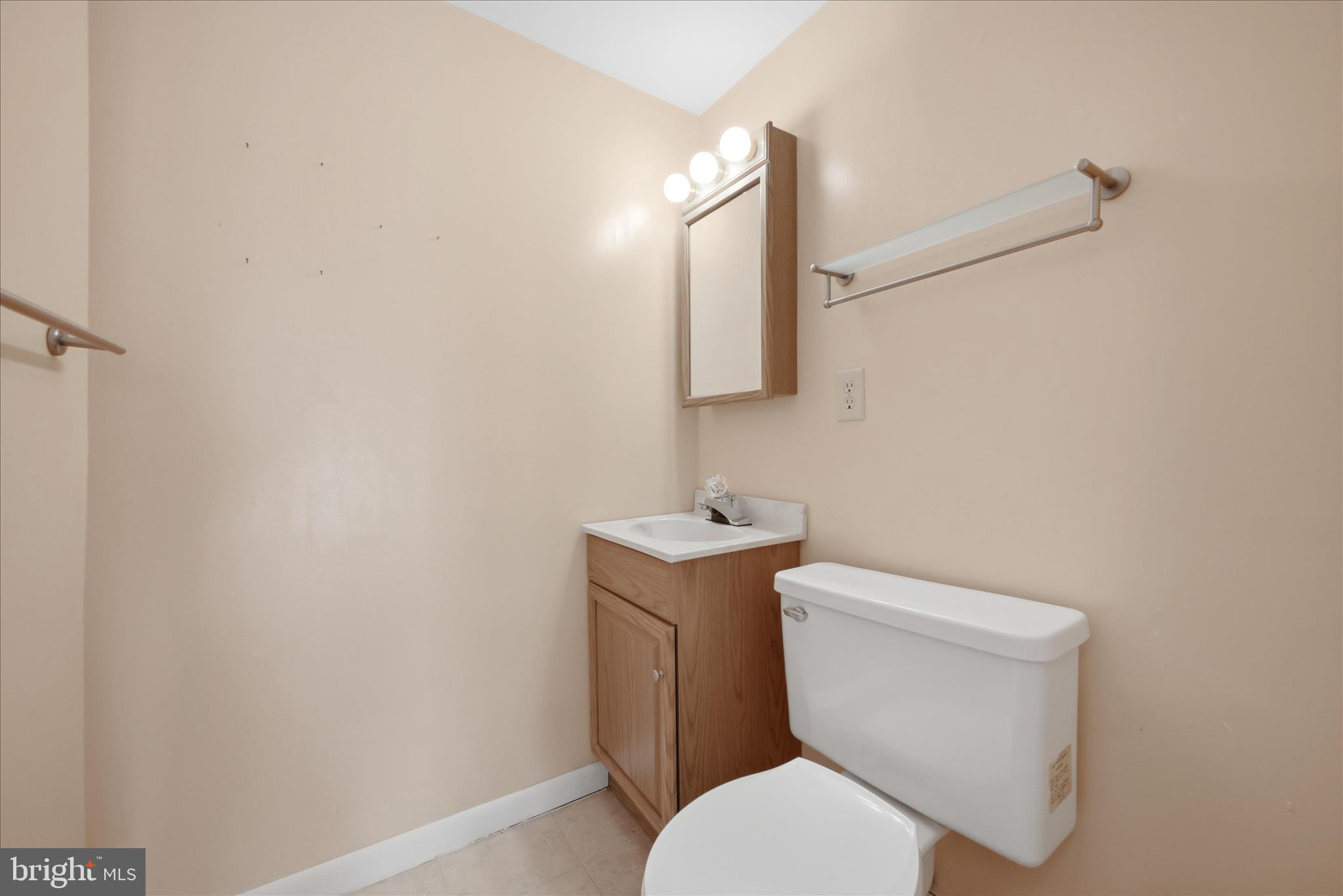 2199 Logmill Road Haymarket, VA 20169 - Photo 46 of 80 Bathroom