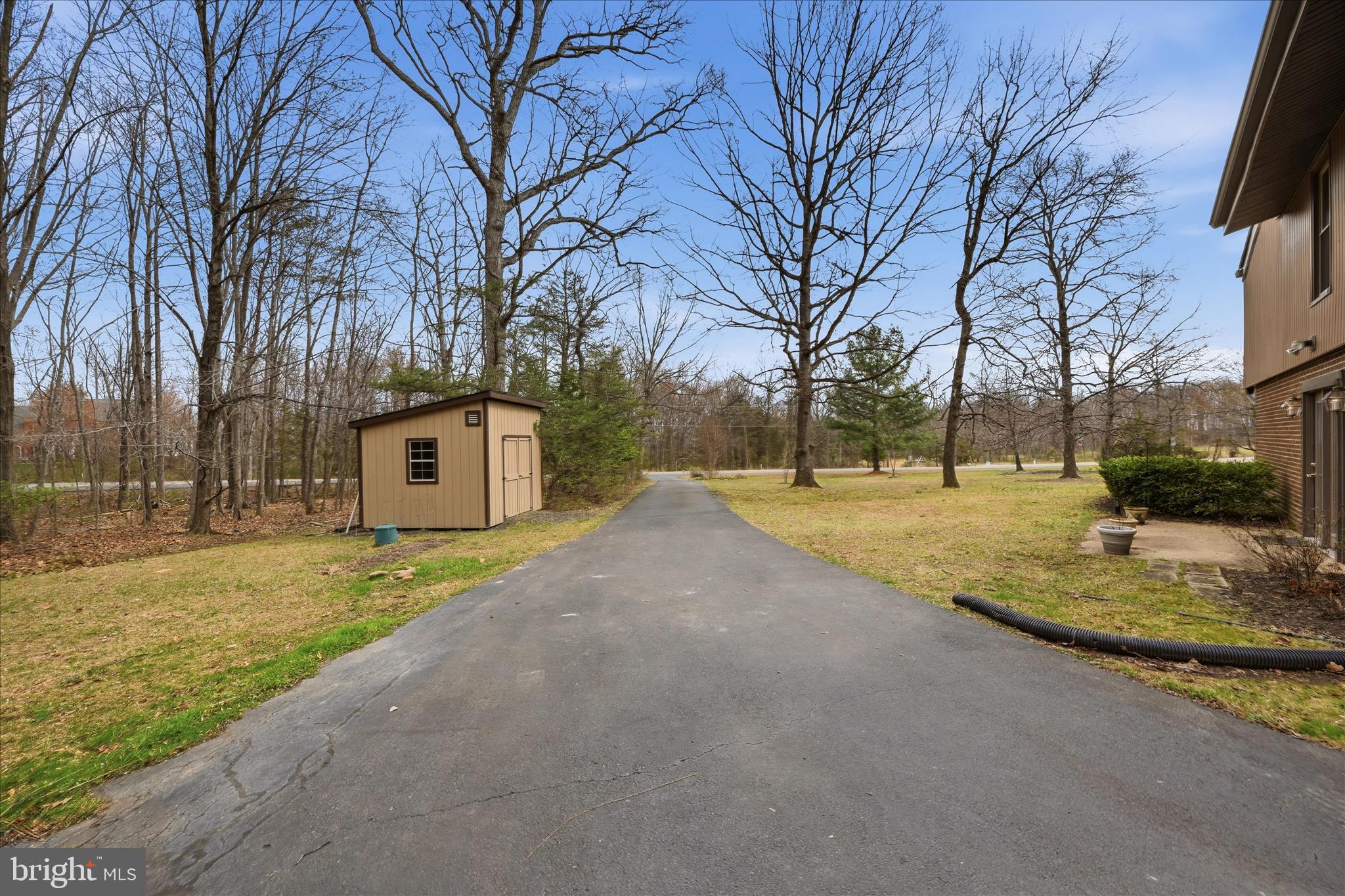 2199 Logmill Road Haymarket, VA 20169 - Photo 61 of 80 Driveway