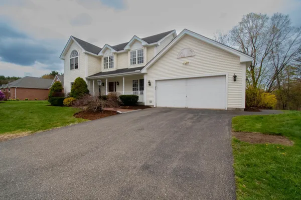 $675,000 | 29 McLane Lane, Manchester, NH 03104