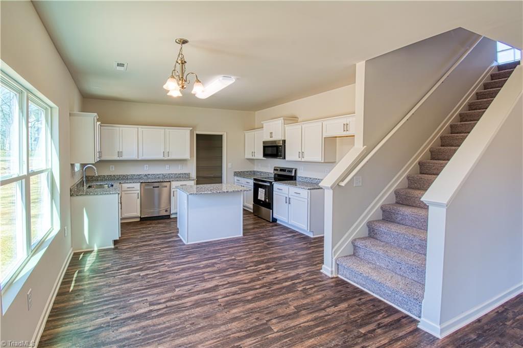 4655 Fieldspring Road Clemmons, NC 27012 - Photo 3 of 13 Gallery Image 3