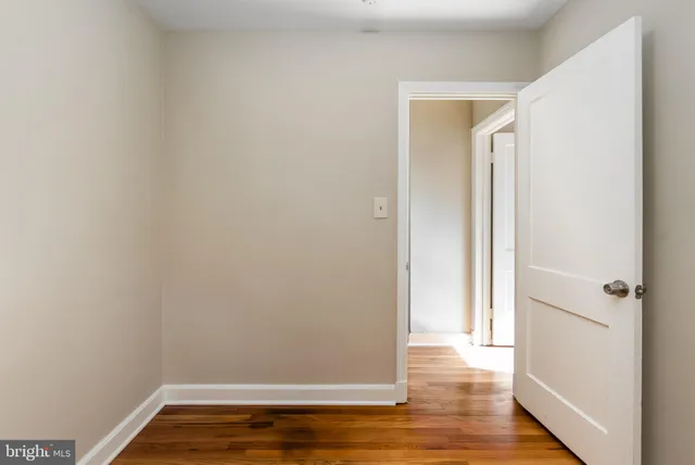 a view of empty room with window
