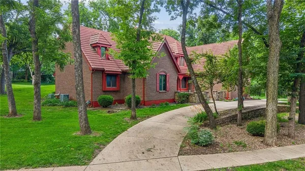 $899,950 | 12101 Pawnee Lane, Leawood, KS 66209
