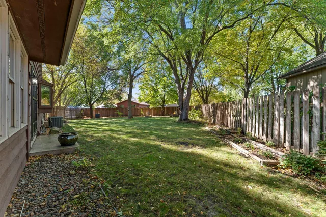 $500,000 | 4715 Pilgrim Lane North, Plymouth, MN 55442