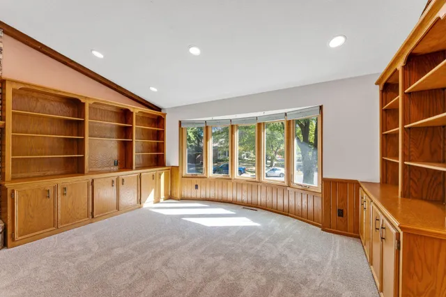 $500,000 | 4715 Pilgrim Lane North, Plymouth, MN 55442