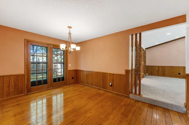 $500,000 | 4715 Pilgrim Lane North, Plymouth, MN 55442