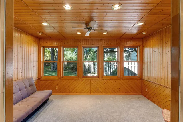 $500,000 | 4715 Pilgrim Lane North, Plymouth, MN 55442