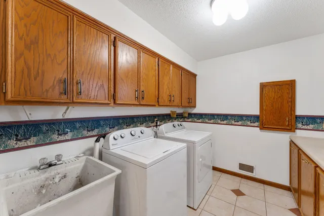 $500,000 | 4715 Pilgrim Lane North, Plymouth, MN 55442