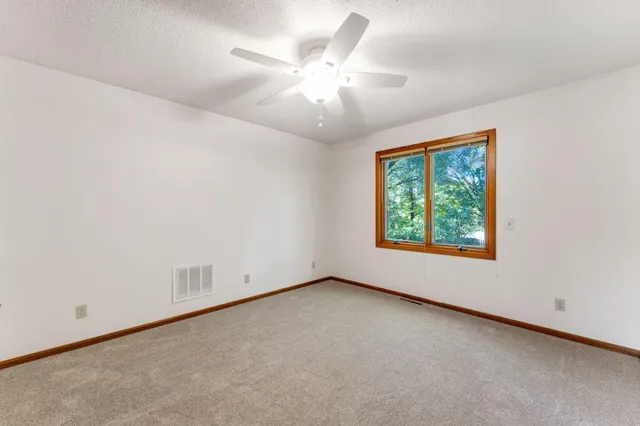 $500,000 | 4715 Pilgrim Lane North, Plymouth, MN 55442