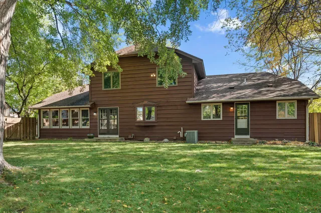 $500,000 | 4715 Pilgrim Lane North, Plymouth, MN 55442