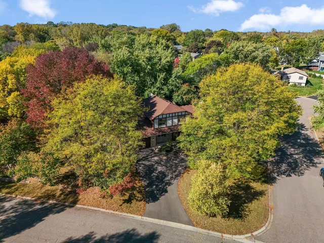 $500,000 | 4715 Pilgrim Lane North, Plymouth, MN 55442