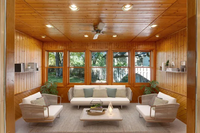 $500,000 | 4715 Pilgrim Lane North, Plymouth, MN 55442