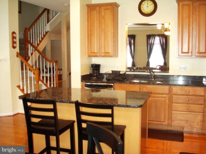 9176 Furey Road Lorton, VA 22079 - Photo 5 of 15 Breakfast Bar