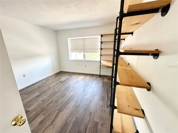 $165,000 | 100 Waverly Way, Unit 303, Clearwater, FL 33756