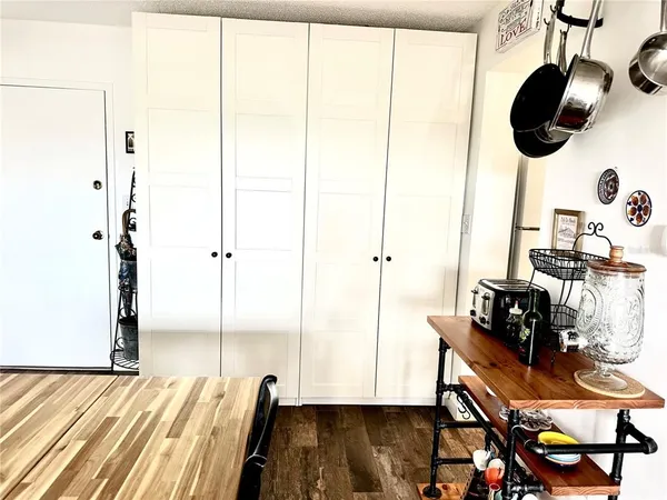 $165,000 | 100 Waverly Way, Unit 303, Clearwater, FL 33756