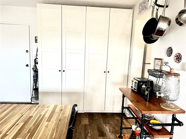 $195,000 | 100 Waverly Way, Unit 303, Clearwater, FL 33756