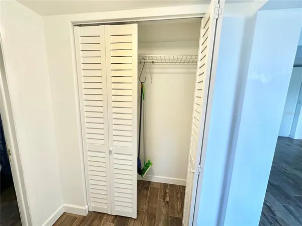 $165,000 | 100 Waverly Way, Unit 303, Clearwater, FL 33756