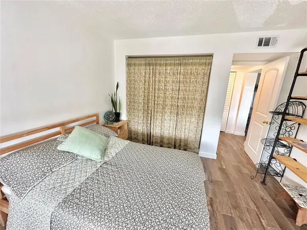 $165,000 | 100 Waverly Way, Unit 303, Clearwater, FL 33756