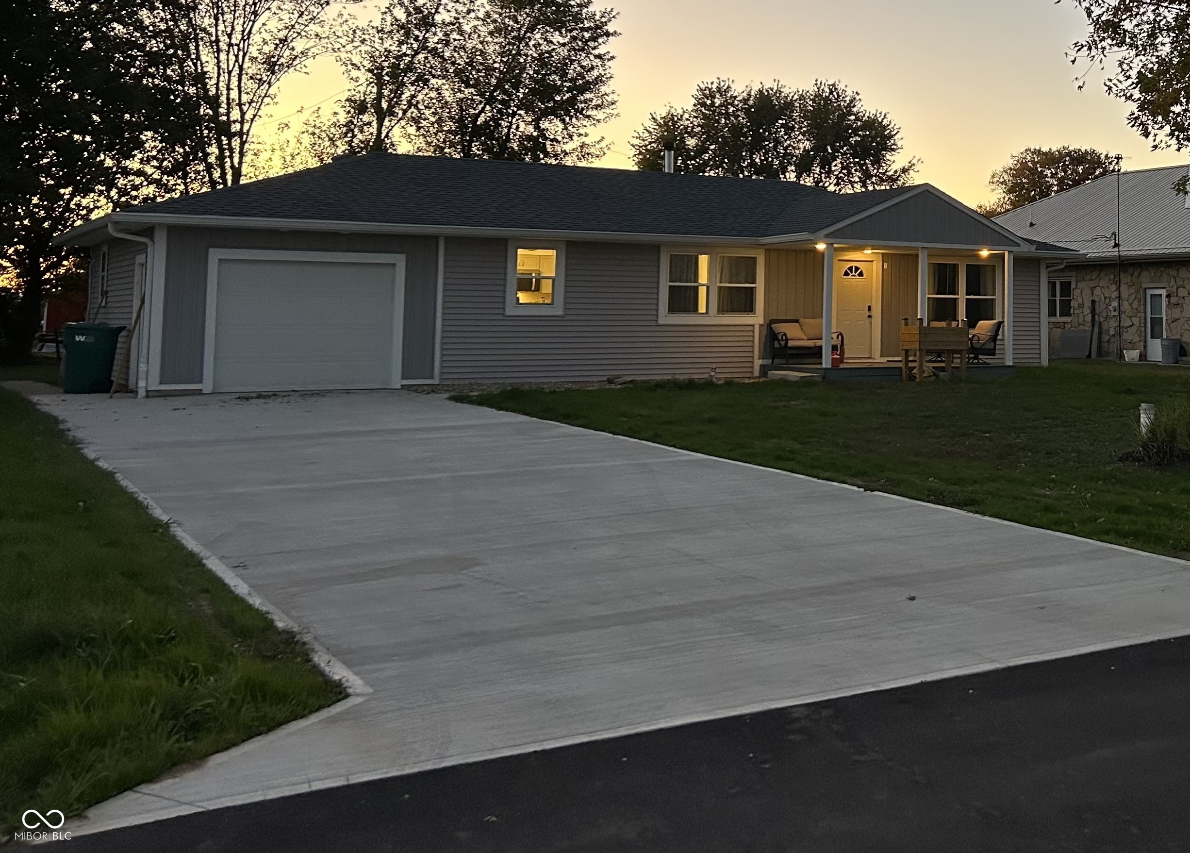 1320 Smokey Road Martinsville, IN 46151 - Photo 2 of 23