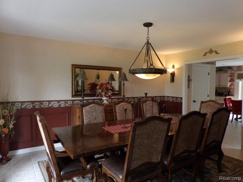 27609 King Road Romulus, MI 48174 - Photo 21 of 67 100_2655.jpg