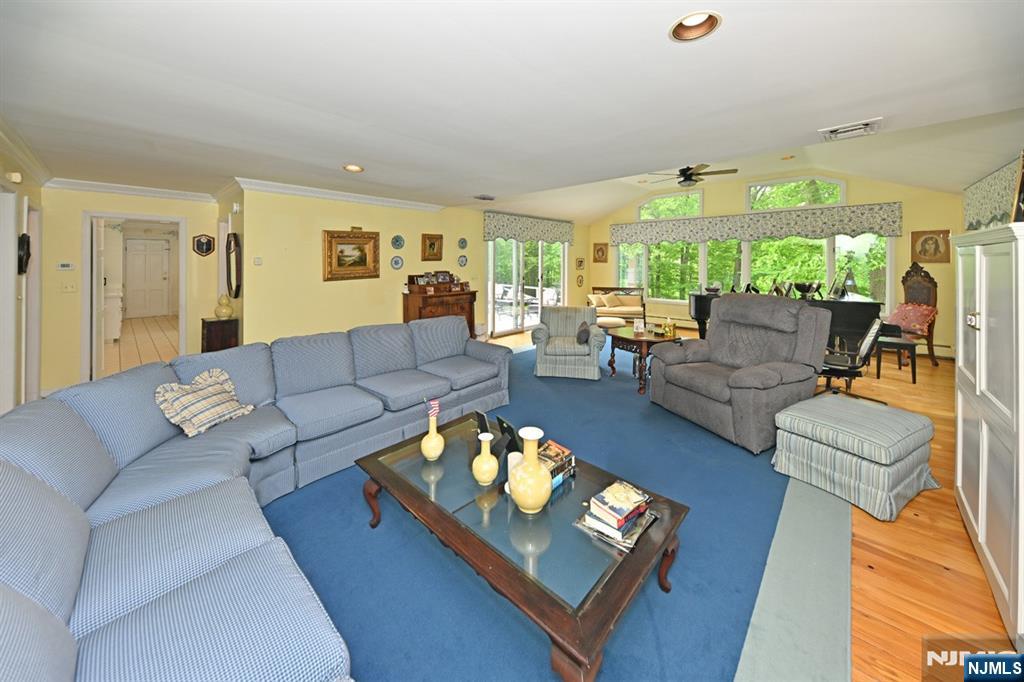 16 Knollwood Road Upper Saddle River, NJ 07458 - Photo 11 of 43