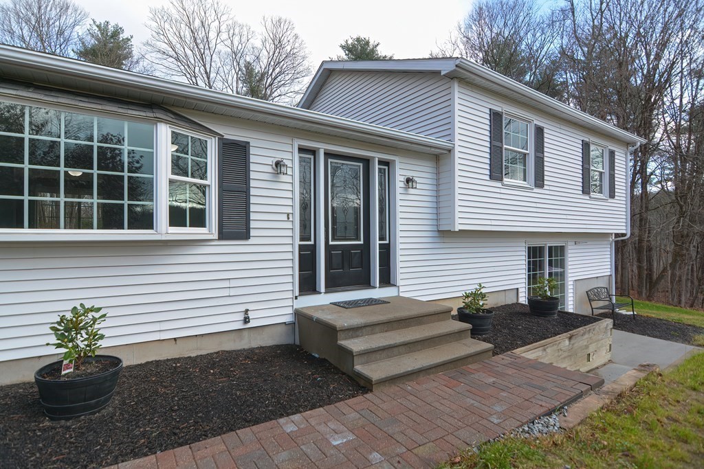 4 Lake George Road Wales, MA 01081 - Photo 7 of 42