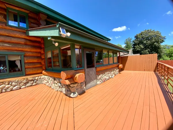 a picture of a bench in the back