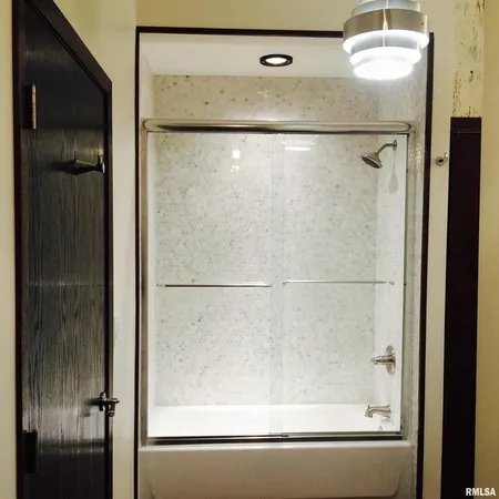 $1,000 | 106 North Main Street, Port Byron, IL 61275