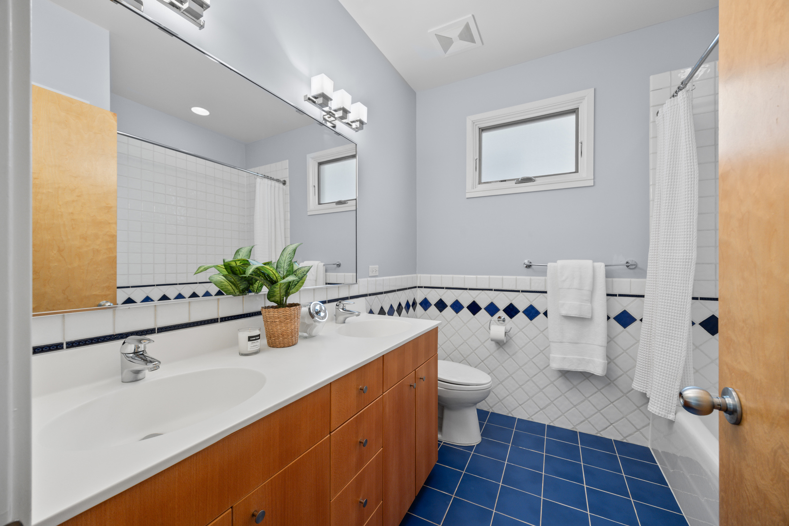 1915 West Henderson Street Chicago, IL 60657 - Photo 16 of 35