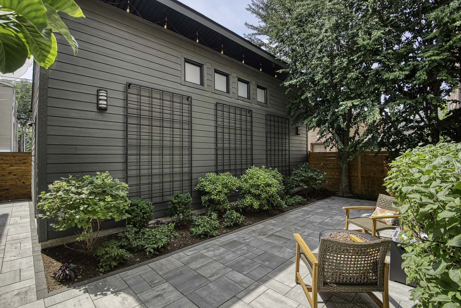 1915 West Henderson Street Chicago, IL 60657 - Photo 29 of 35