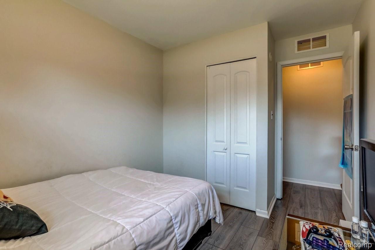 1329 Holmes Road Ypsilanti, MI 48198 - Photo 15 of 28 1329 Holmes Road, Ypsilanti, MI-18.jpg-SMALL