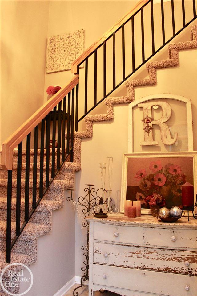 45763 Heather Ridge Drive Macomb, MI 48044 - Photo 3 of 28 Foyer