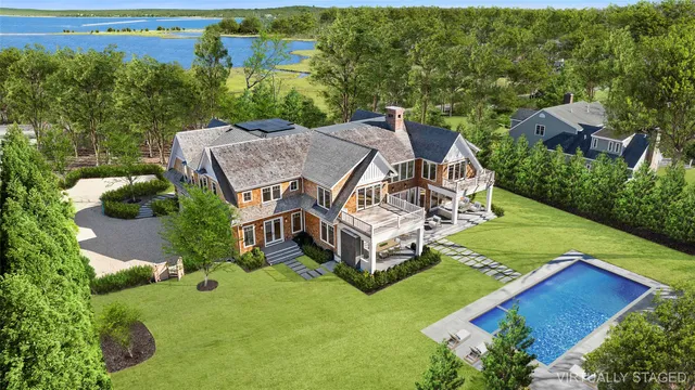 $11,450,000 | 25 Fresh Pond Road, North Haven, NY 11963