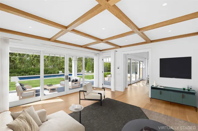 $11,450,000 | 25 Fresh Pond Road, North Haven, NY 11963