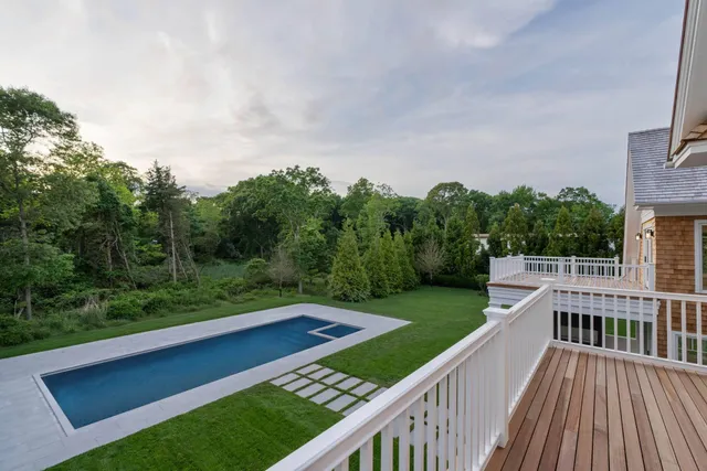 $11,450,000 | 25 Fresh Pond Road, North Haven, NY 11963