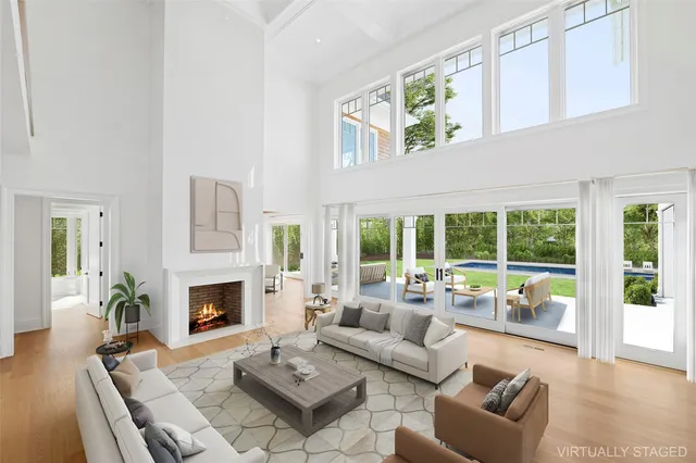 $11,450,000 | 25 Fresh Pond Road, North Haven, NY 11963