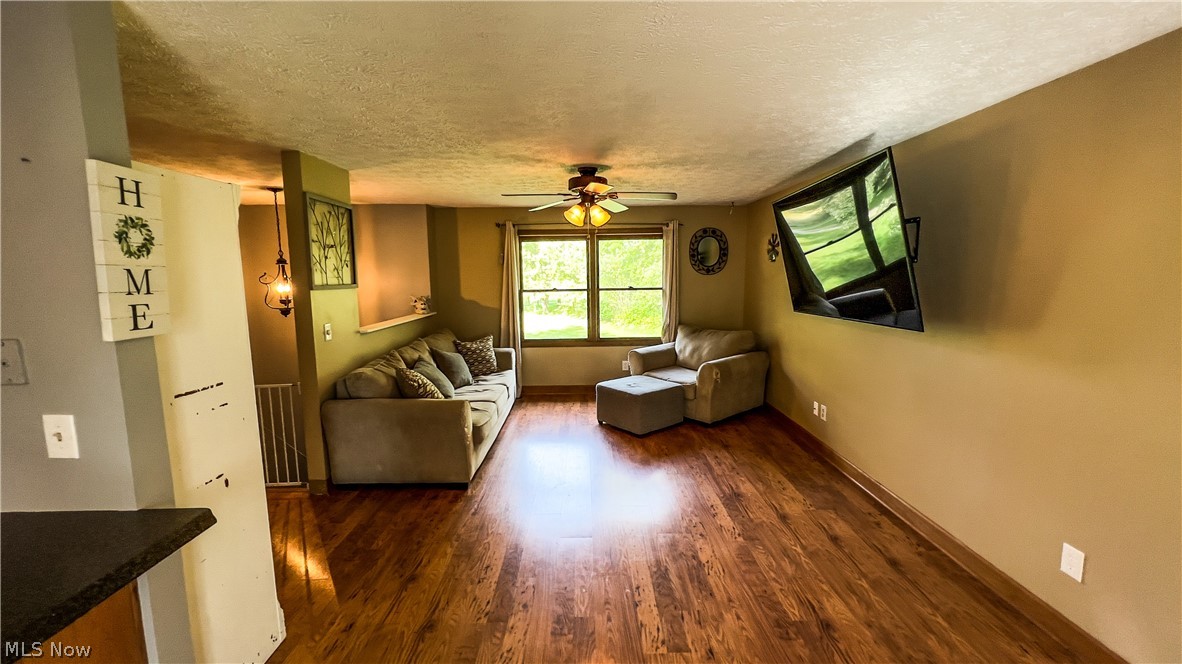 4418 Beat Road Litchfield, OH 44253 - Photo 11 of 24 Living Room