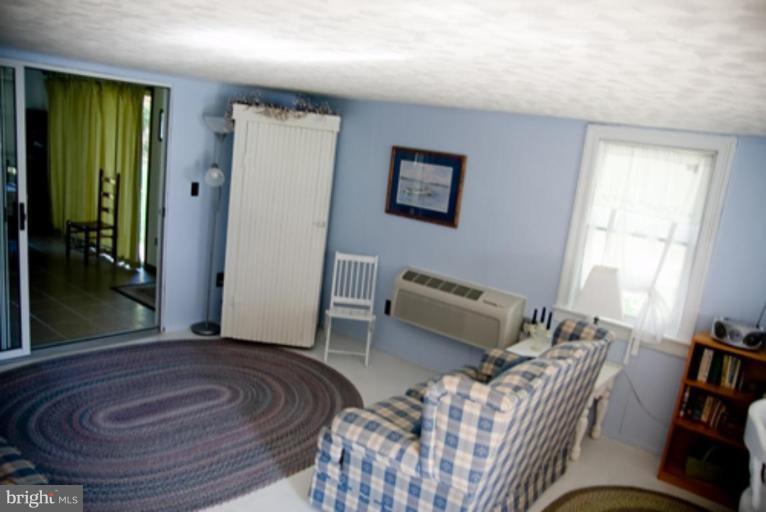 6118 Twin Point Cove Road Cambridge, MD 21613 - Photo 2 of 8 Living Room