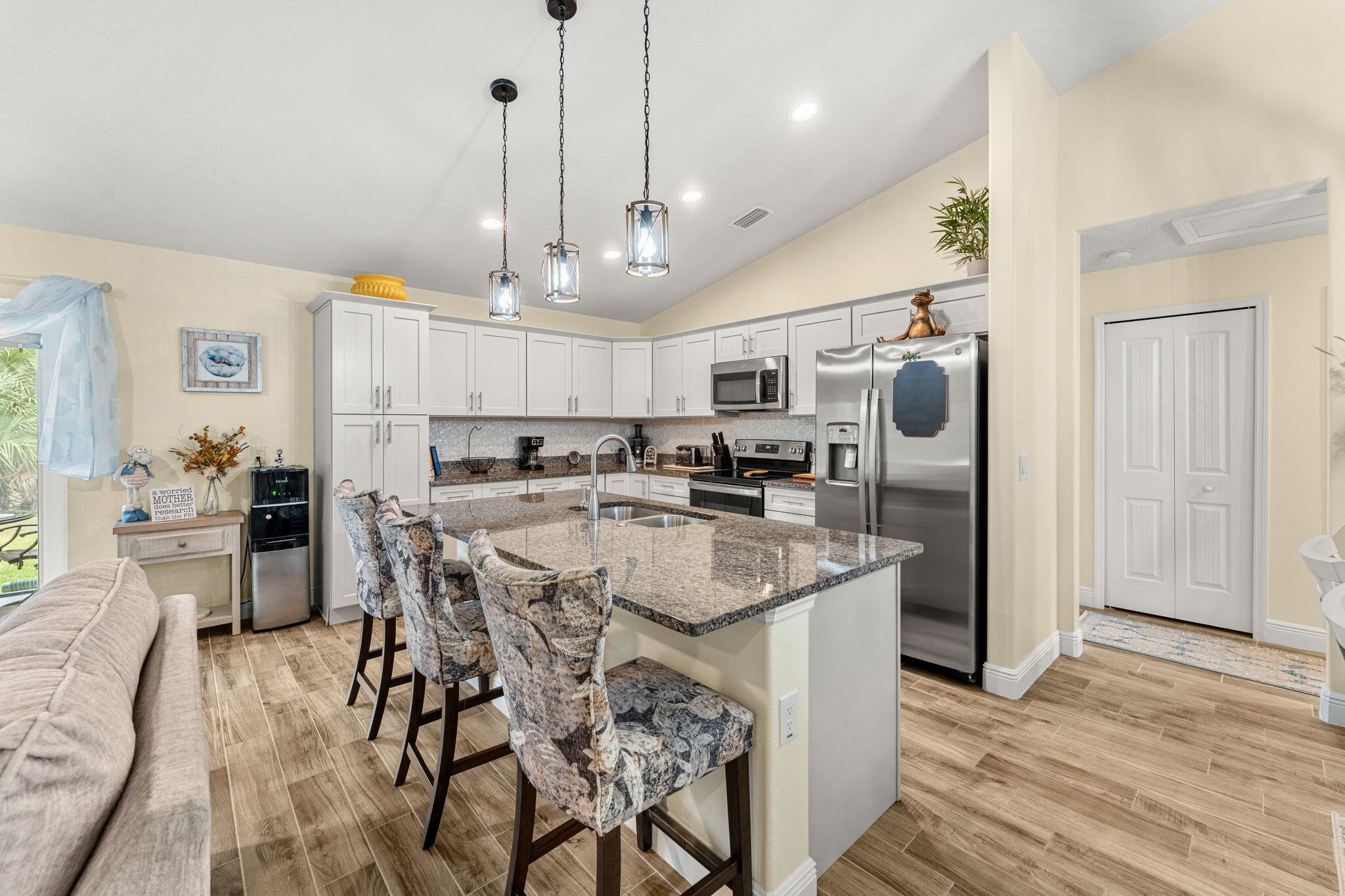 421 Larino Road Southwest Palm Bay, FL 32908 - Photo 17 of 48 15-web-or-mls-DSC03471-HDR