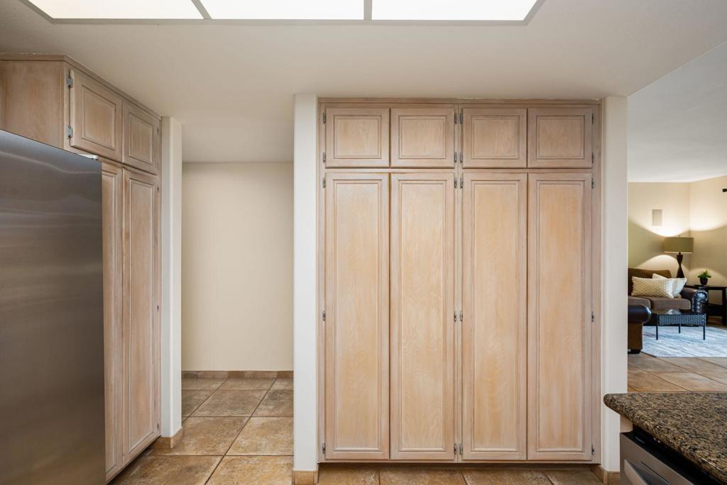 55406 Laurel La La Quinta, CA 92253 - Photo 11 of 50 a view of a kitchen with a sink