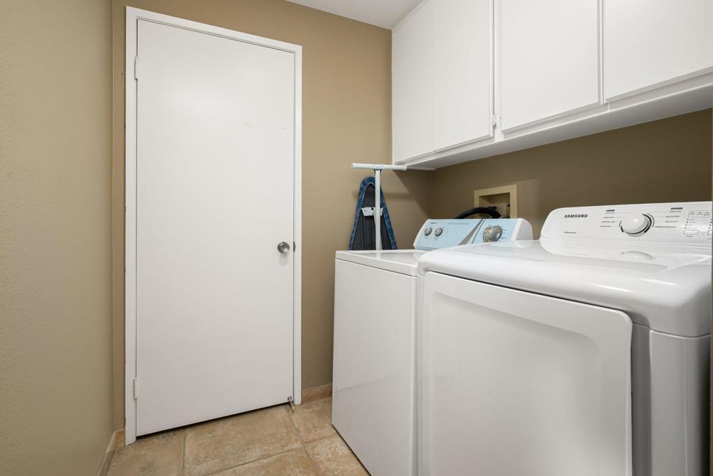 55406 Laurel La La Quinta, CA 92253 - Photo 19 of 50 a utility room with dryer and washer