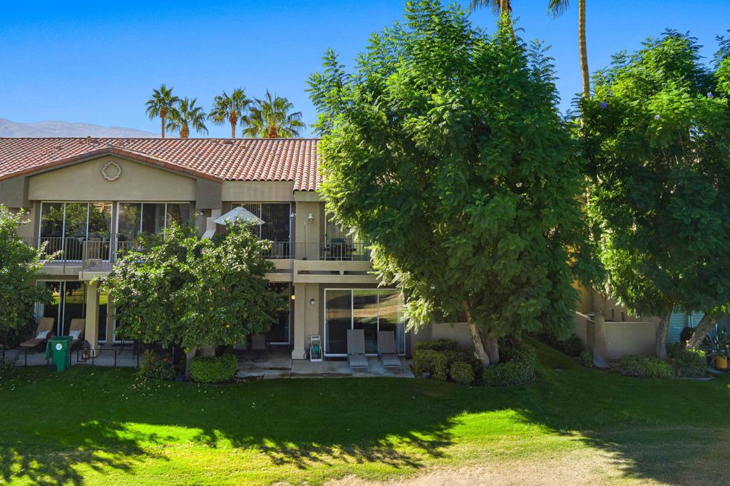55406 Laurel La La Quinta, CA 92253 - Photo 26 of 50 a front view of a house with a garden
