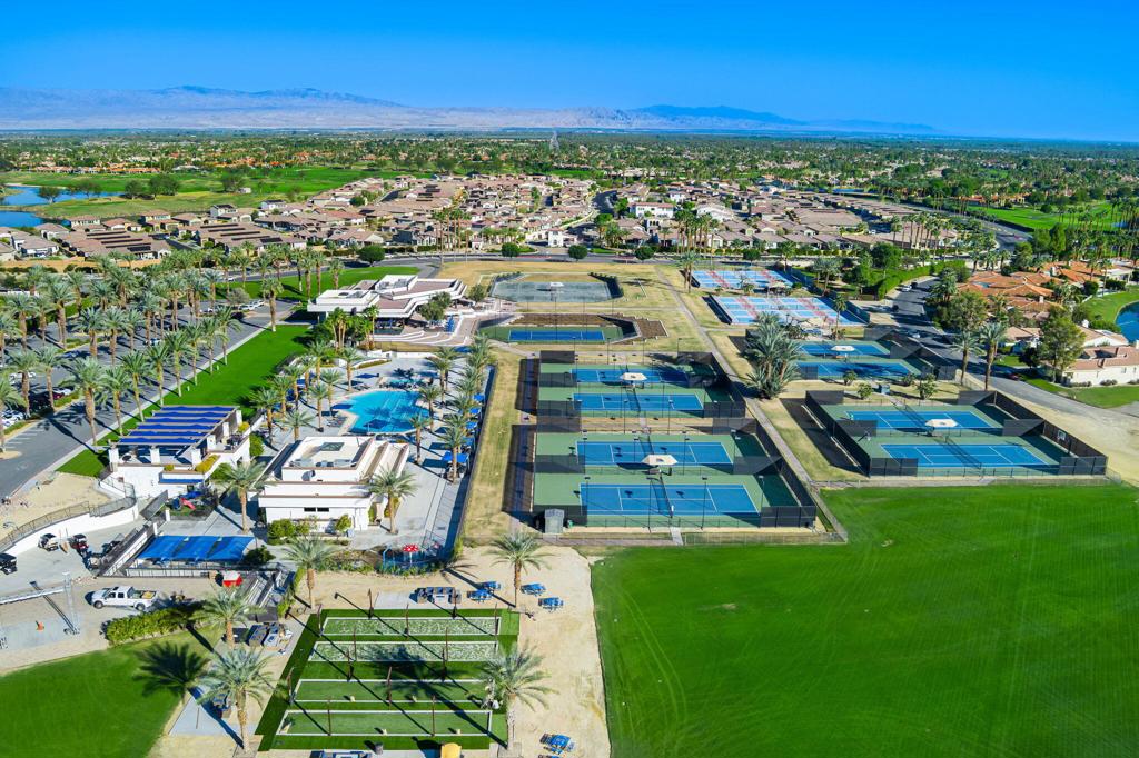 55406 Laurel La La Quinta, CA 92253 - Photo 32 of 50 a view of a city