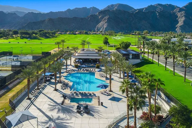 a view of yard from terrace