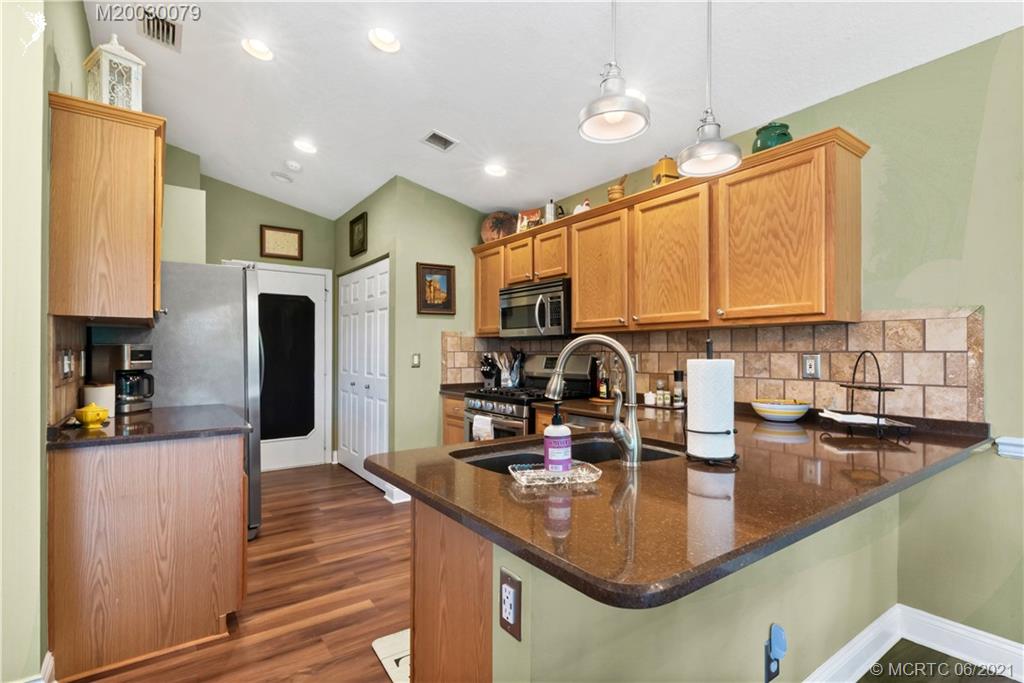 2545 Southeast Springtree Place Stuart, FL 34997 - Photo 8 of 28