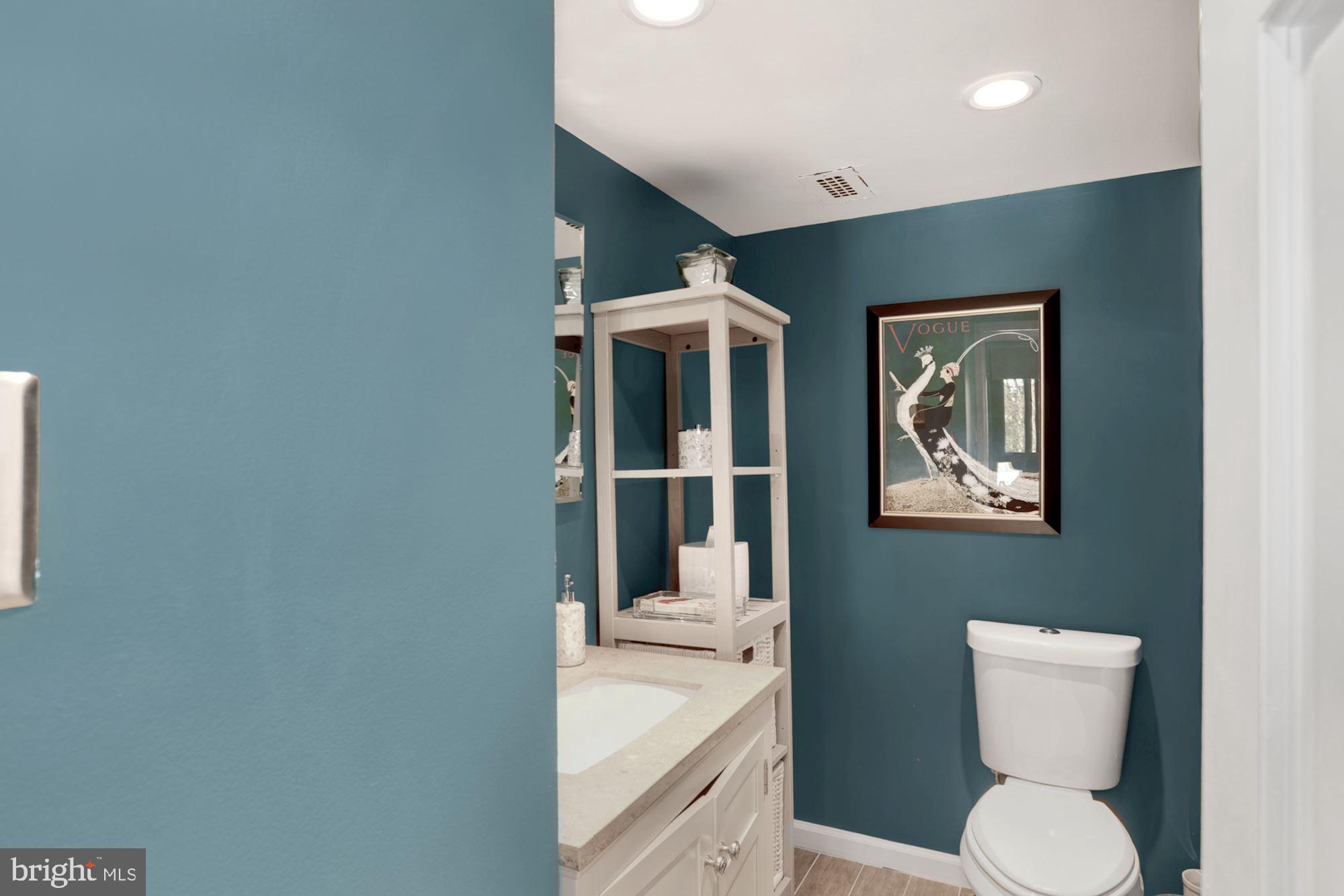 300 M Street Southwest, Unit N200 Washington, DC 20024 - Photo 24 of 45 Guest bathroom