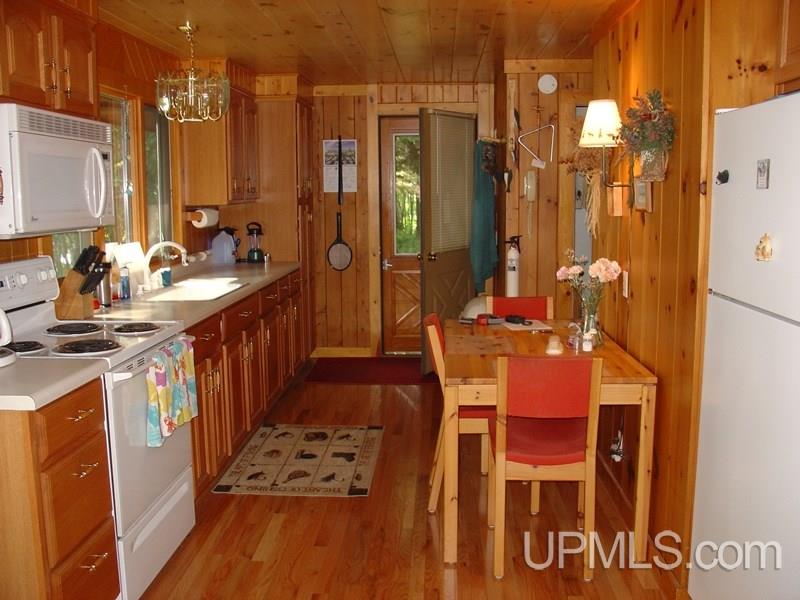 11101 East Shore Road Bergland, MI 49910 - Photo 2 of 34 Gallery Image 2